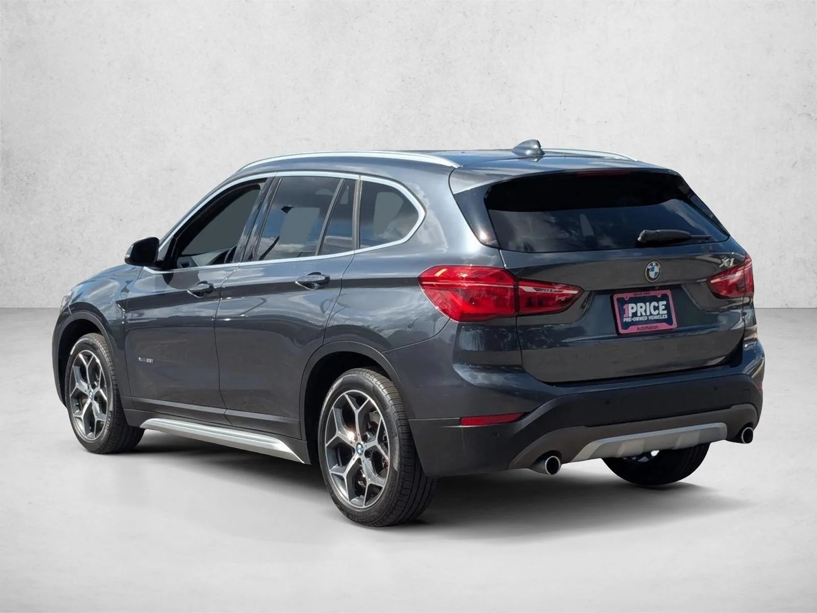 Used 2018 Alpine White BMW xDrive28i image 8