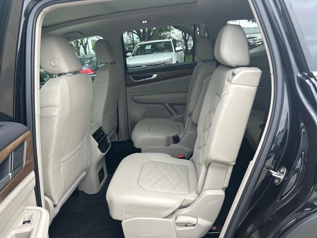 New 2026 Black Volkswagen SE w/Technology image 43