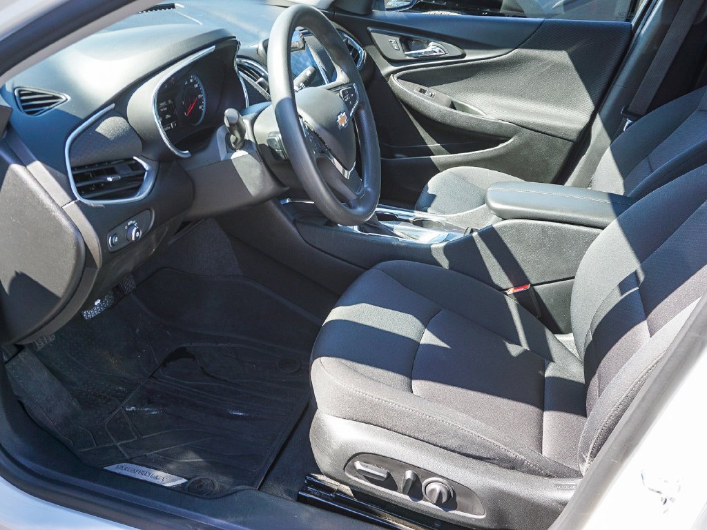 Used 2020 White Chevrolet LT image 17