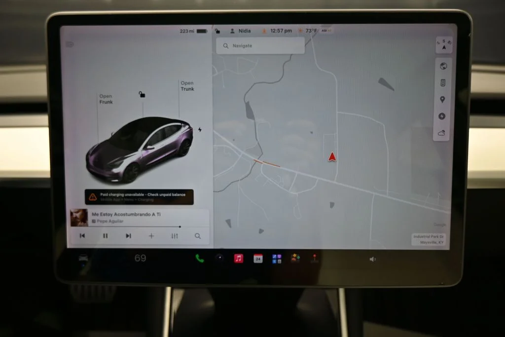 Used 2020  Tesla Performance image 19