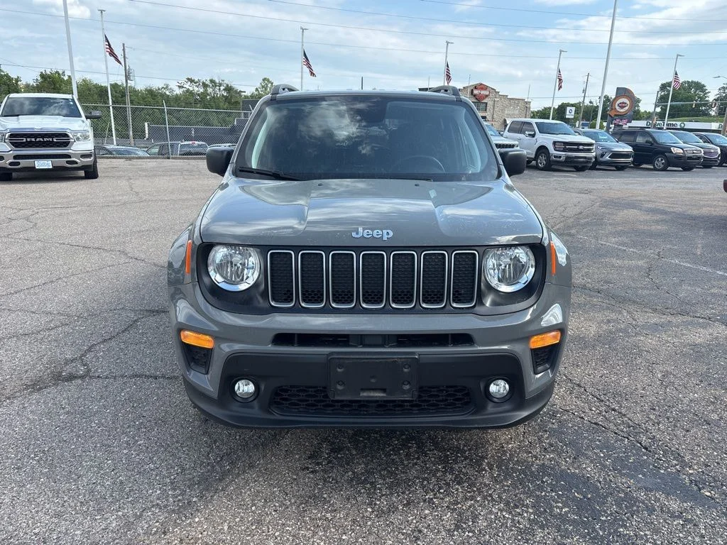 Certified 2022 Jeep Renegade Latitude with VIN ZACNJDB12NPN71729 for sale in Kansas City