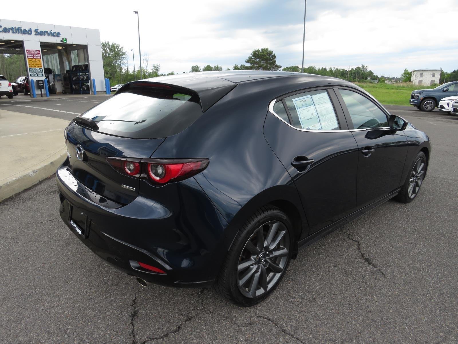Used 2023  MAZDA  image 6