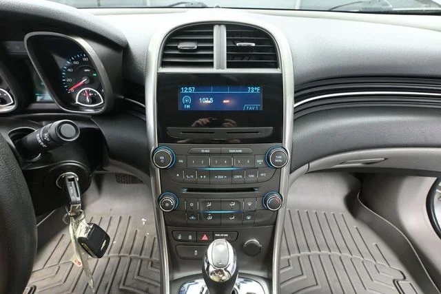 Used 2013 White Chevrolet LS image 24