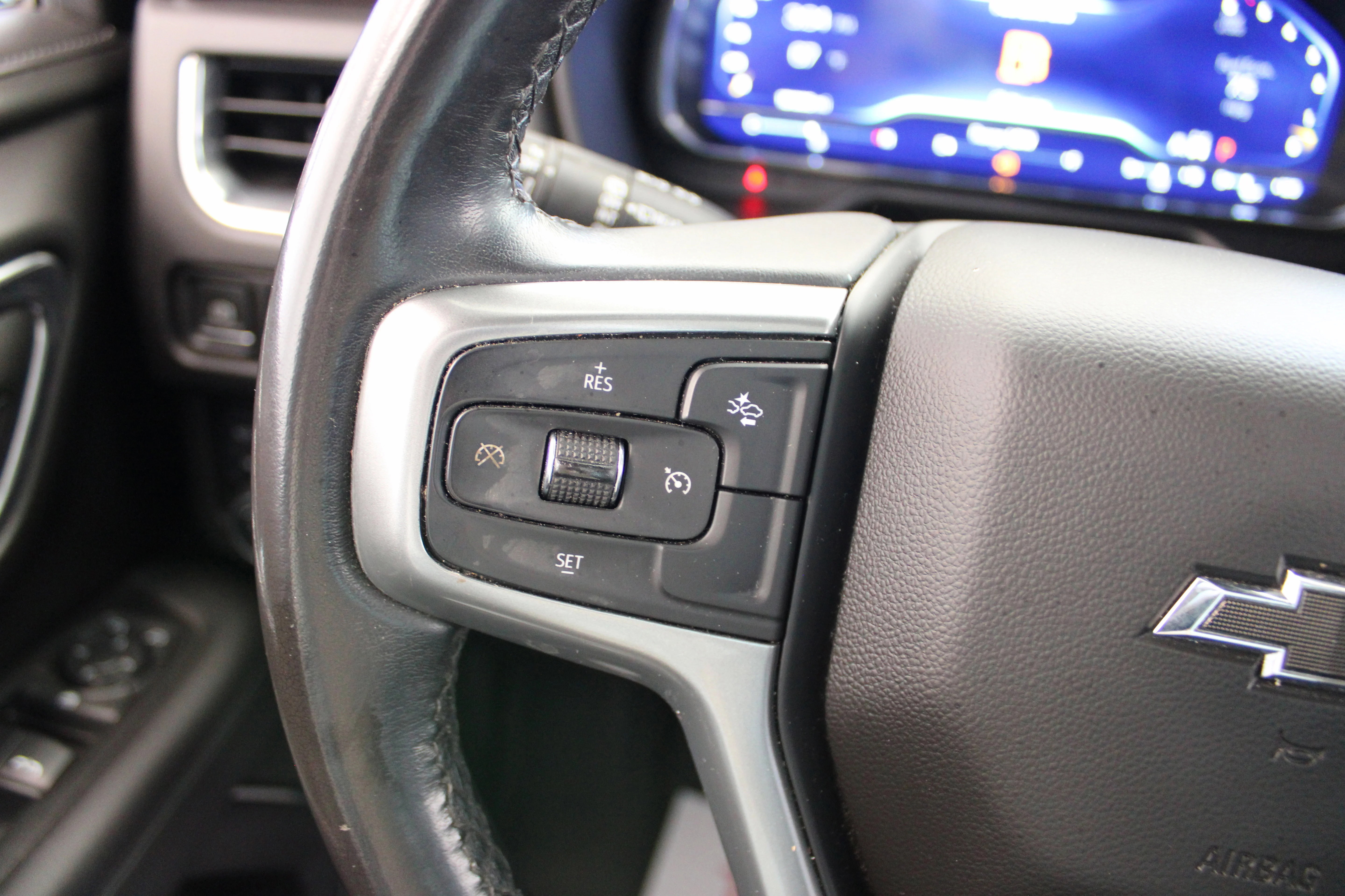 Used 2023 Sterling Gray Metallic Chevrolet 4WD Z71 image 9
