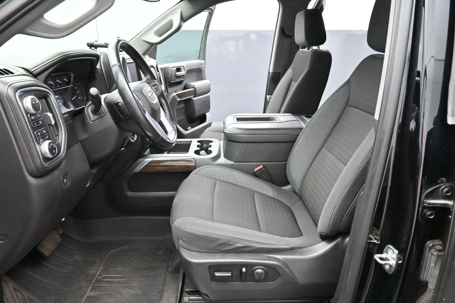 Used 2020 Onyx Black GMC Elevation image 12