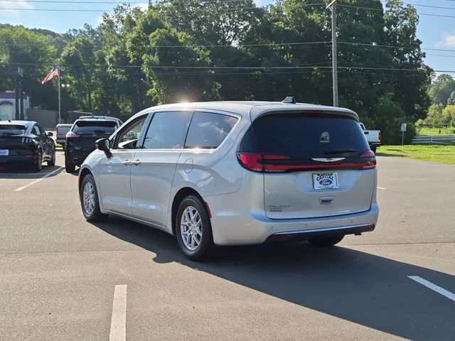 Used 2024 Silver Chrysler Touring L image 11