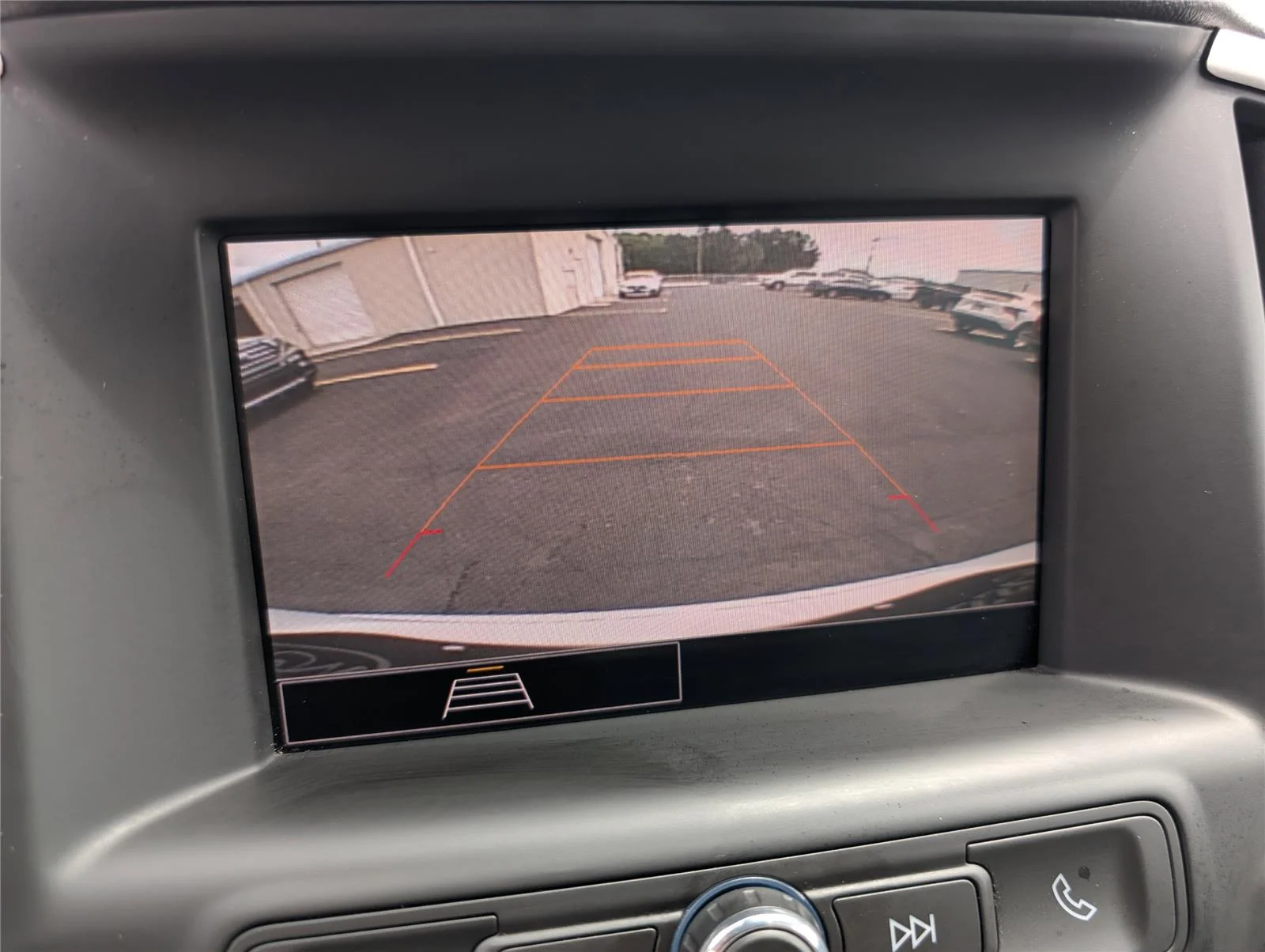 Used 2024 Summit White GMC SLE image 14