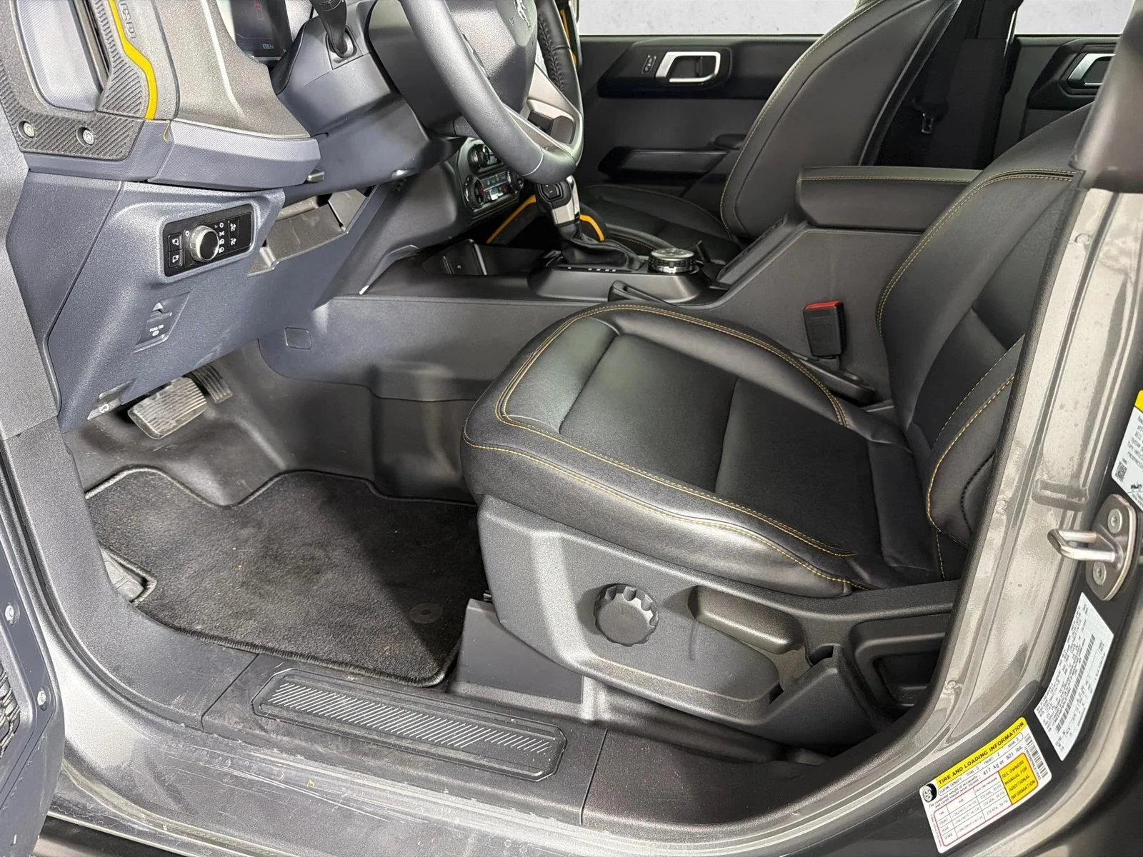 Used 2024 Gray Ford Badlands image 10