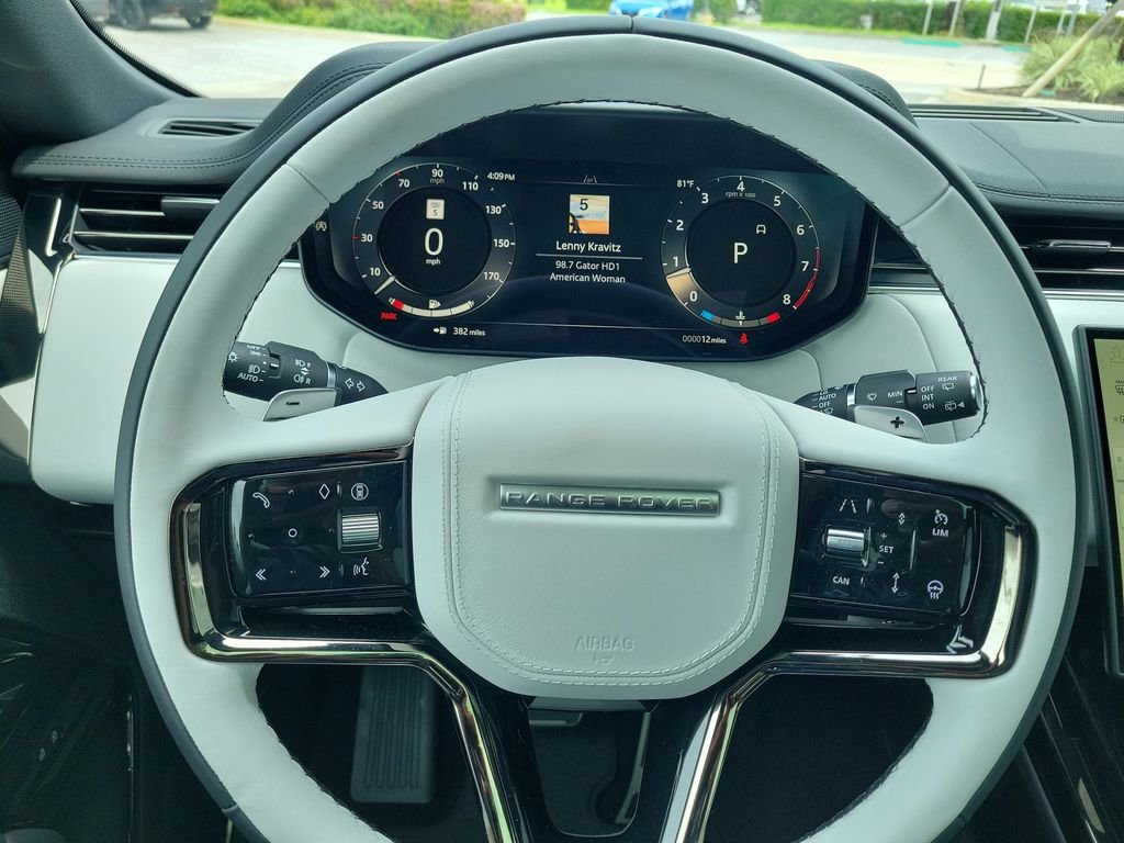 New 2026 Giola Green Land Rover Dynamic SE image 29