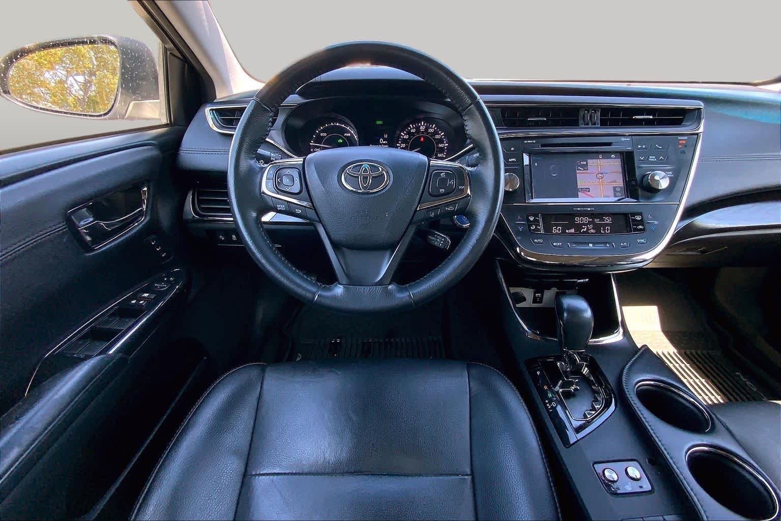 Pre-Owned 2018 Toyota Avalon Hybrid XLE Premium