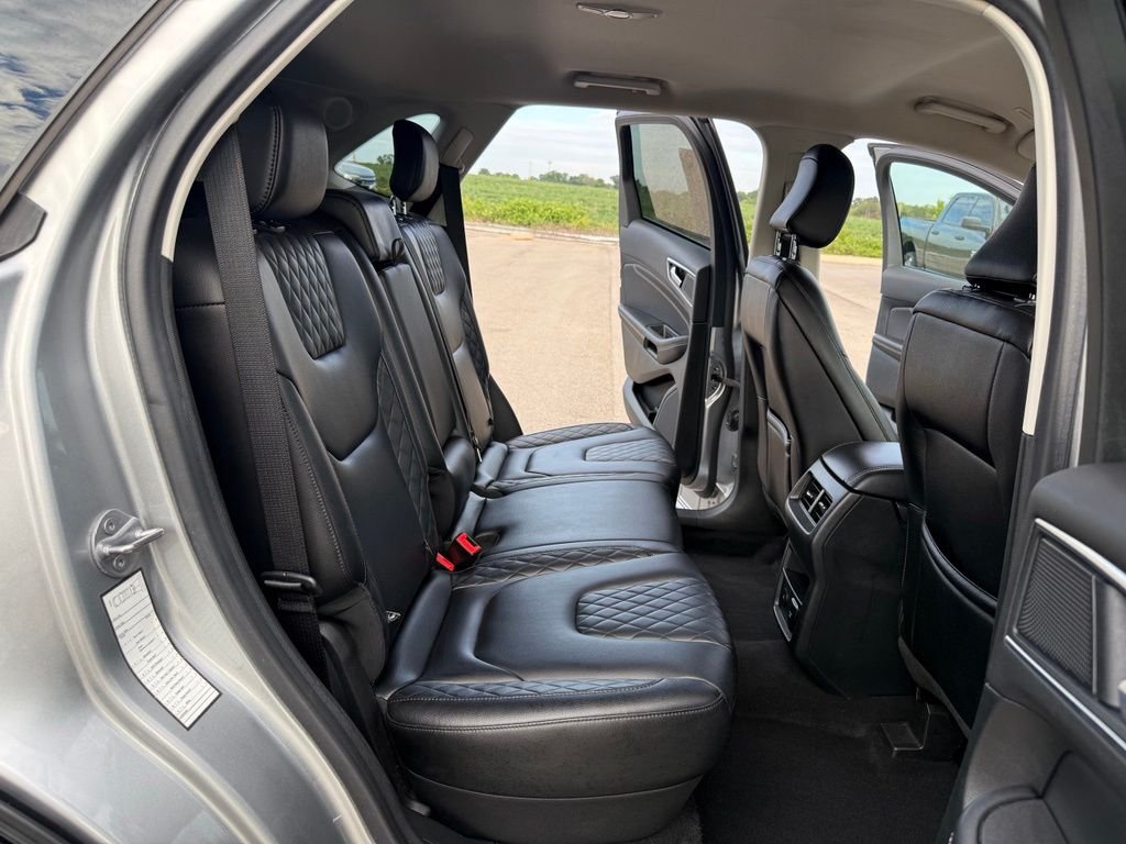 Used 2023 Silver Ford Titanium image 19