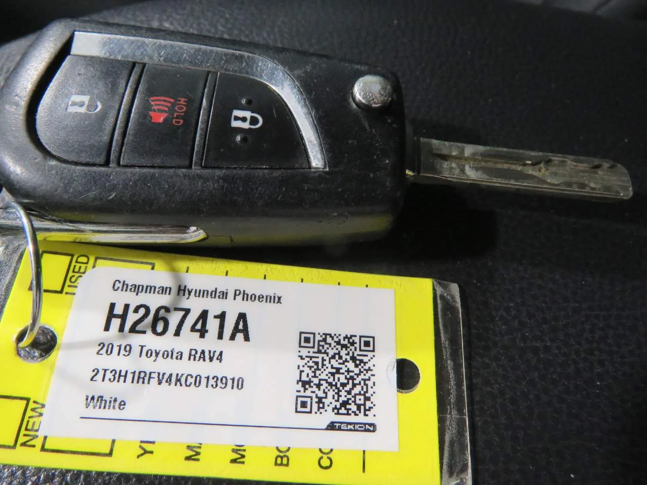 Used 2019 Super White Toyota LE image 19