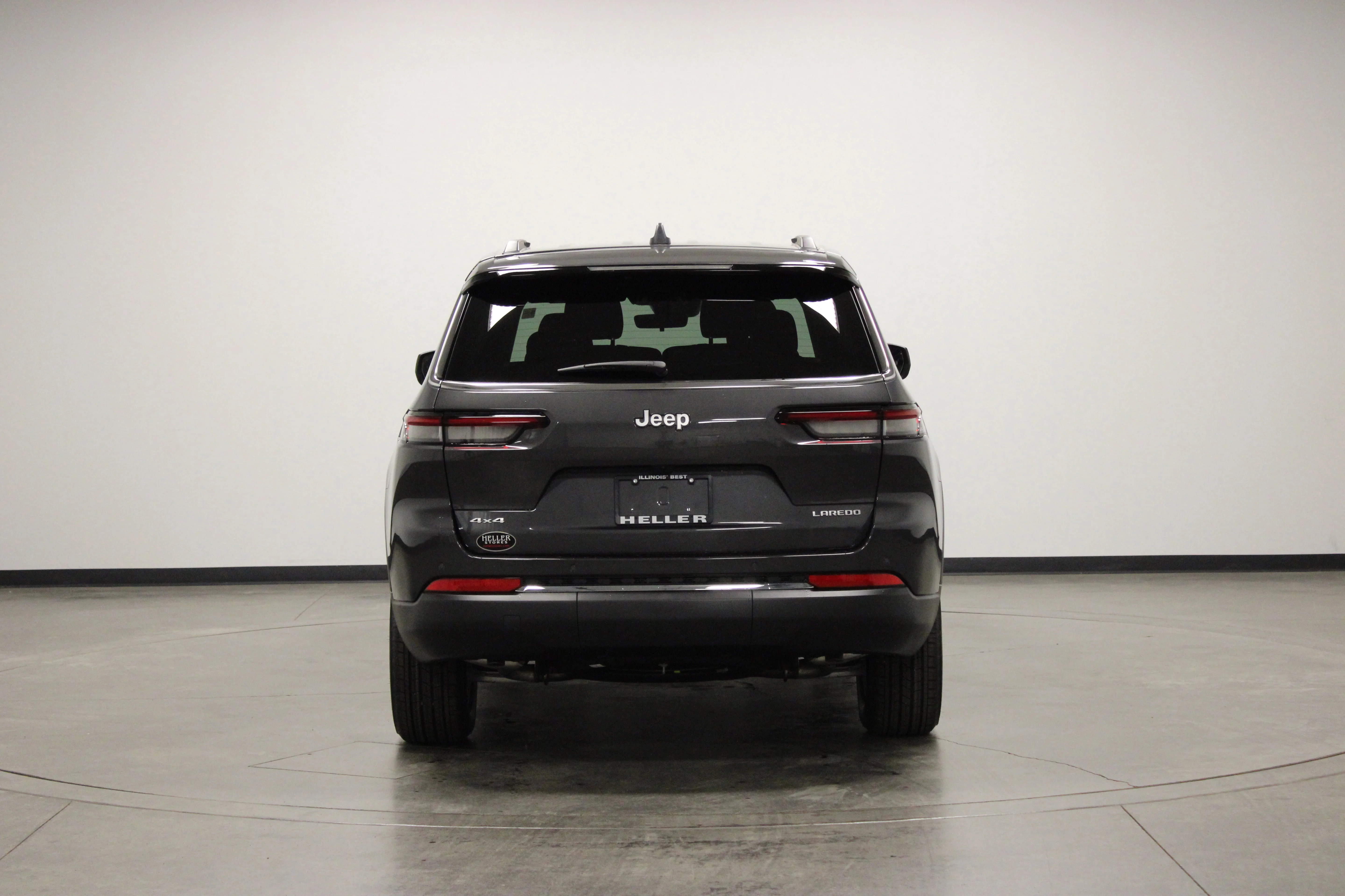 New 2026 Baltic Gray Metallic Clear-Coat Exterior Paint Jeep Laredo X image 7