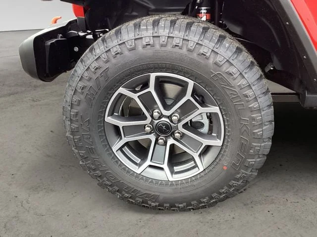 New 2026 Firecracker Red Clearcoat Jeep MOJAVE 4X4 image 15