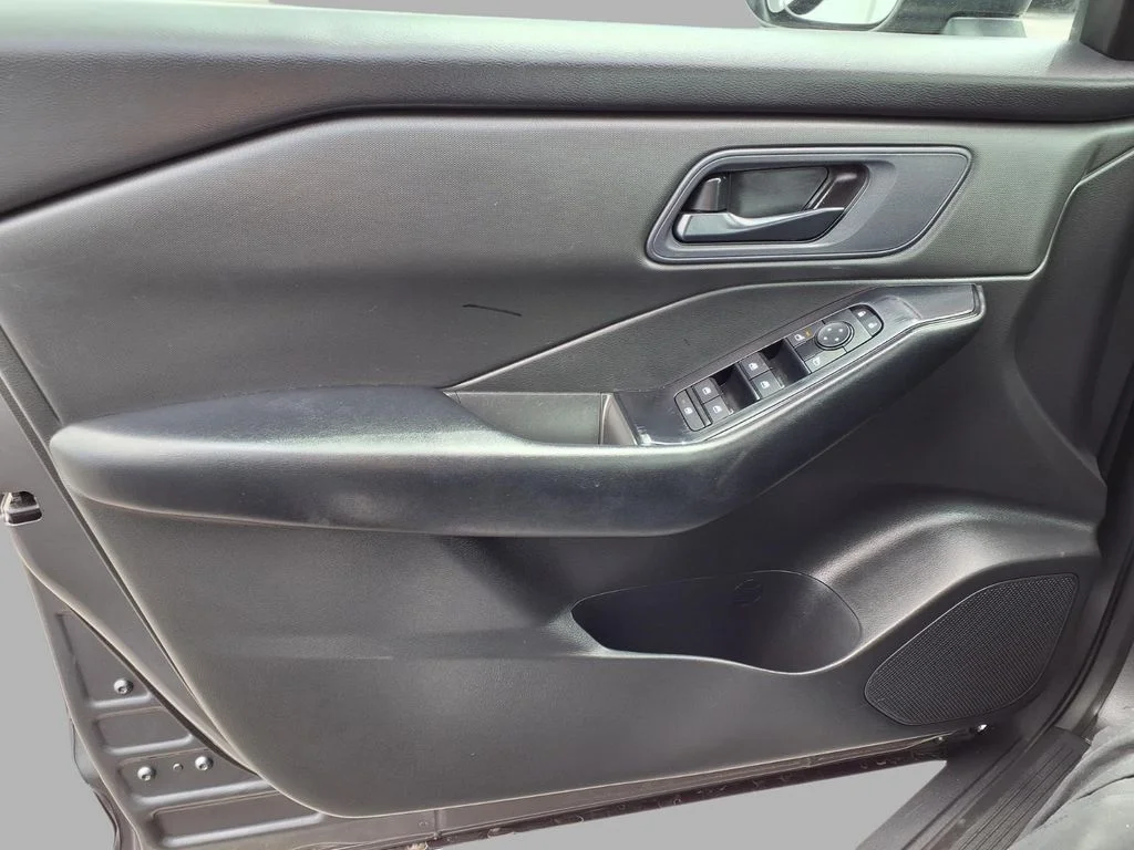 Used 2024 Gray Nissan S image 17