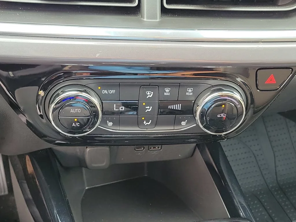 Used 2024 Cacti Green Chevrolet ACTIV image 15