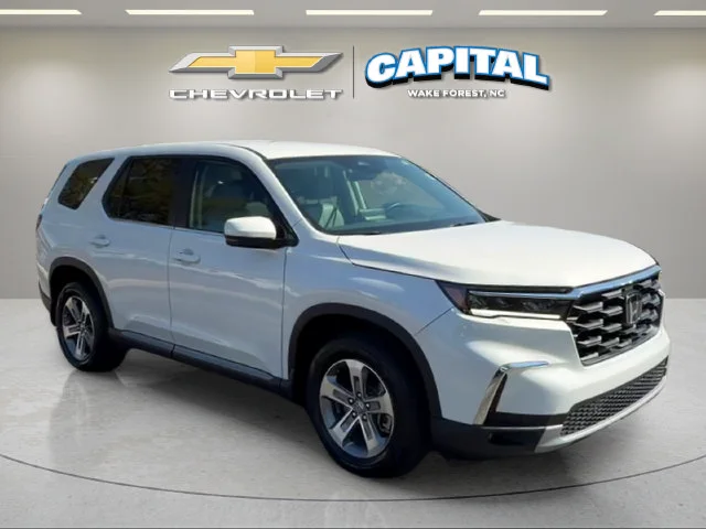Used 2025  Honda EX-L image 8