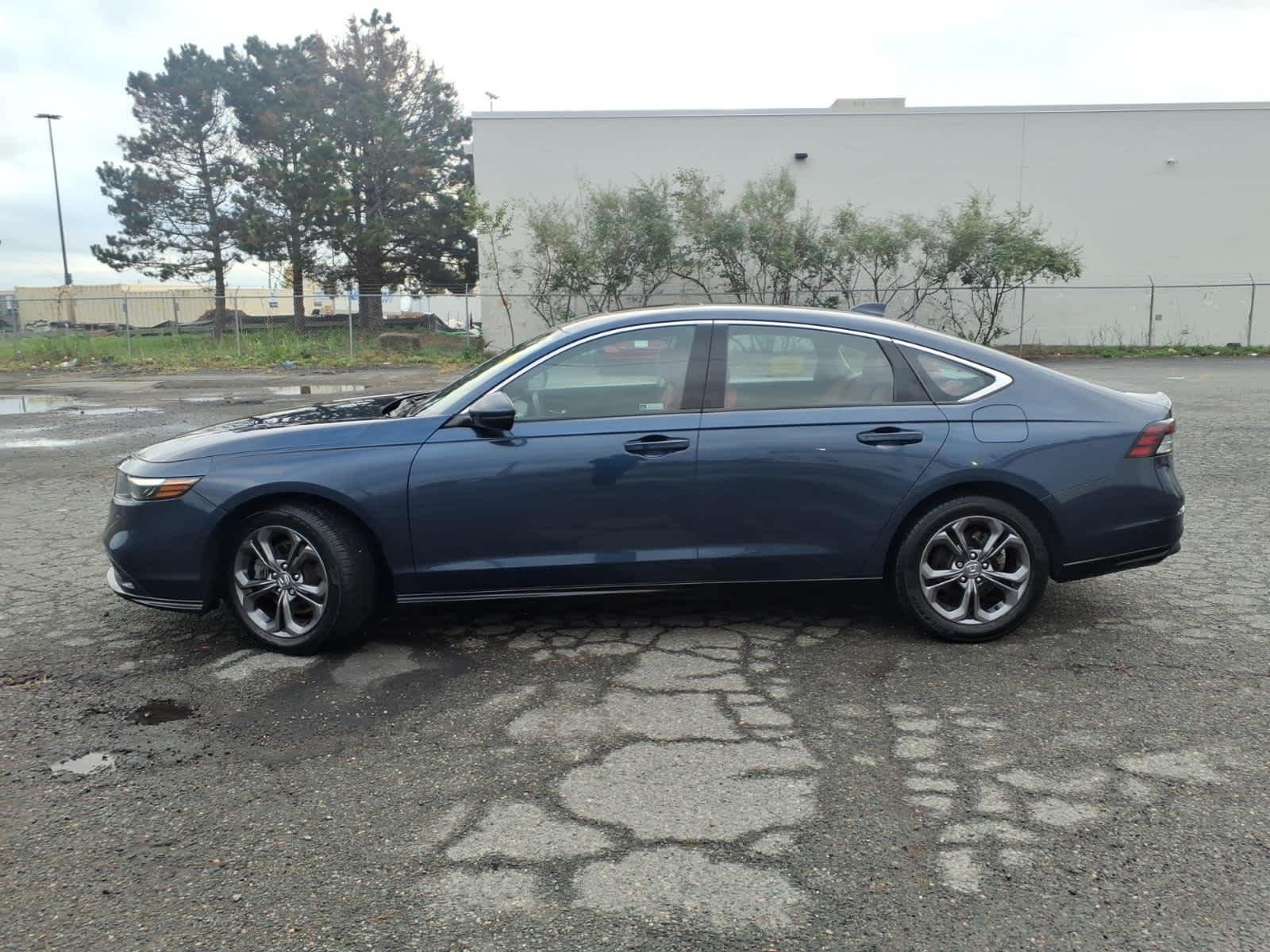 2024 Honda Accord Hybrid EX-L - Photo 8