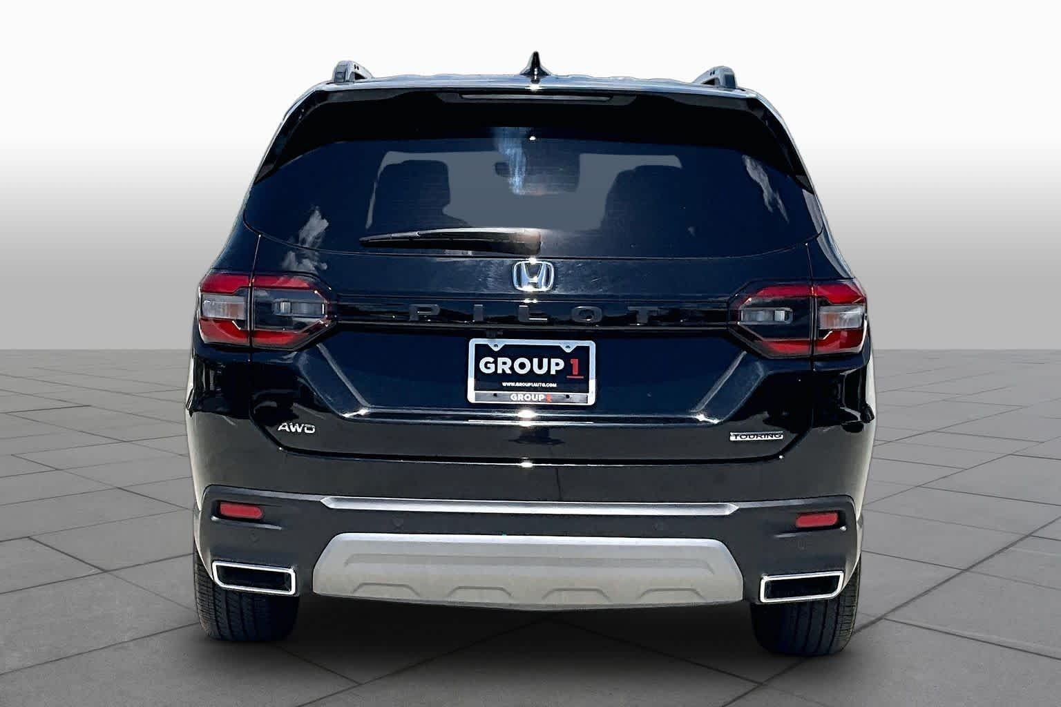Used 2024 Crystal Black Pearl Honda Touring image 5