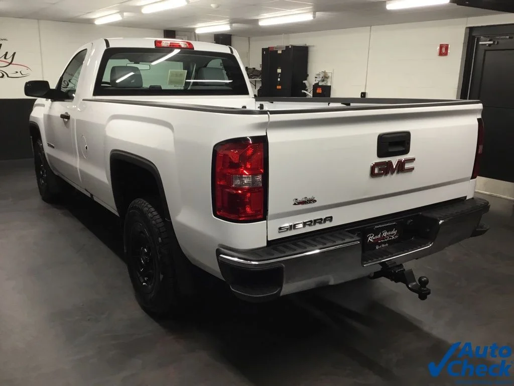 Used 2018 White GMC Base image 7