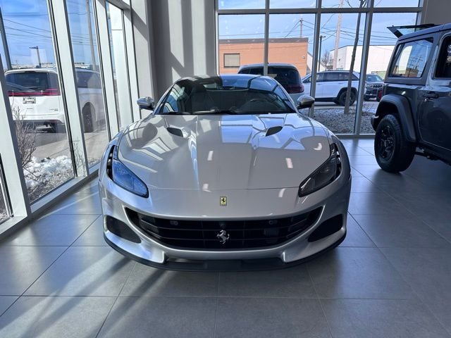 Used 2022 Silver Ferrari Base image 2
