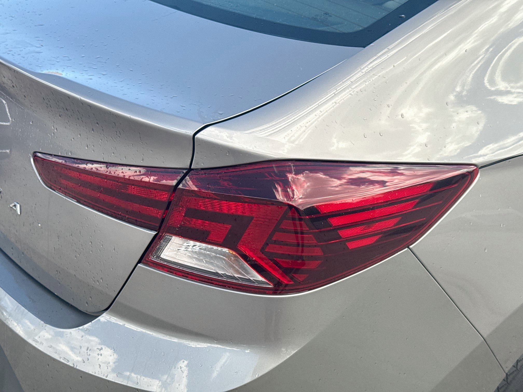 2020 Hyundai Elantra SE - Photo 24