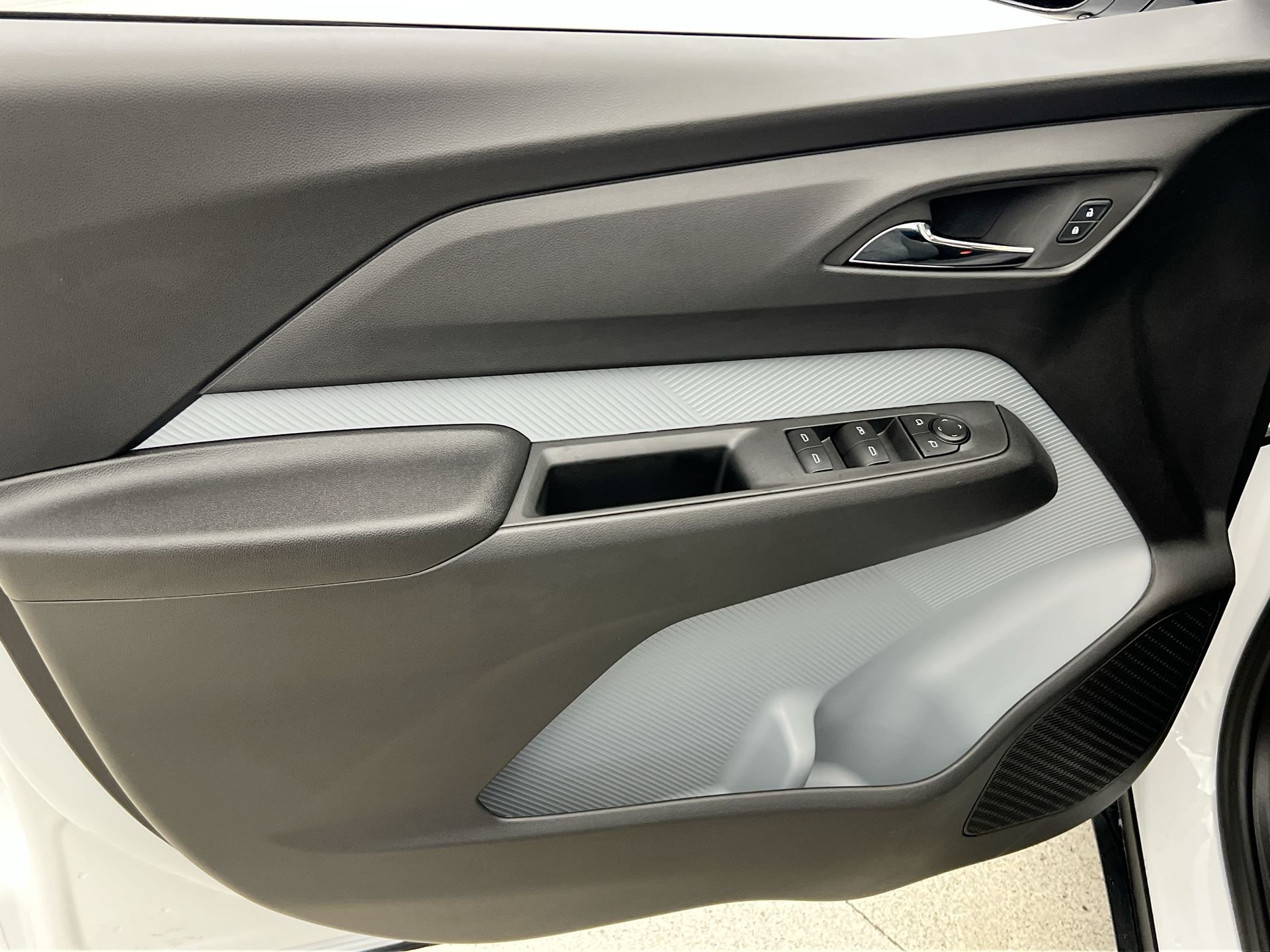 2027 Chevrolet Bolt LT - Photo 64