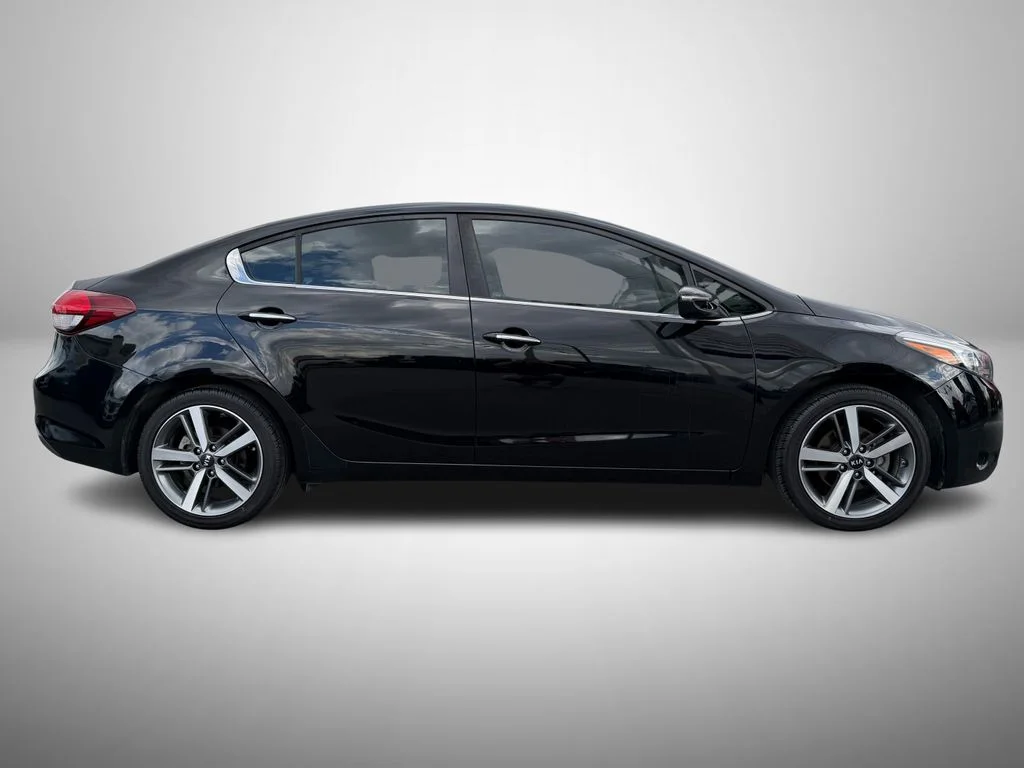 Used 2017 Black Kia EX image 5