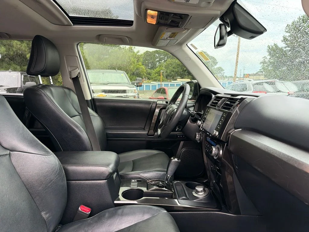 Used 2021 White Toyota Nightshade image 23