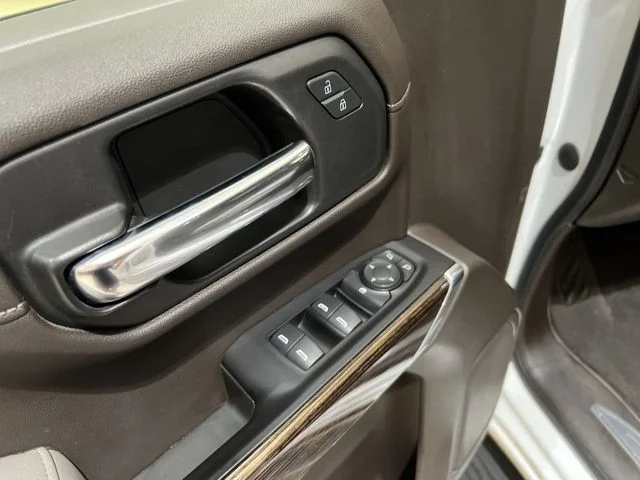 Used 2020 Summit White GMC SLE image 21