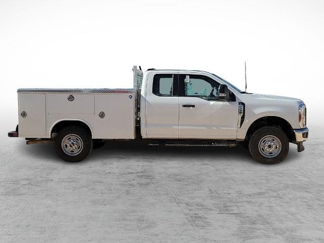 New 2026 Oxford White Ford F-250® XL image 37