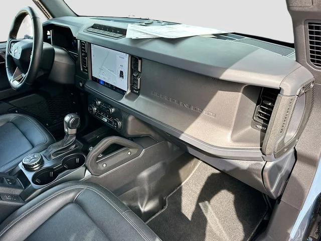 Used 2025 Gray Ford Badlands image 28