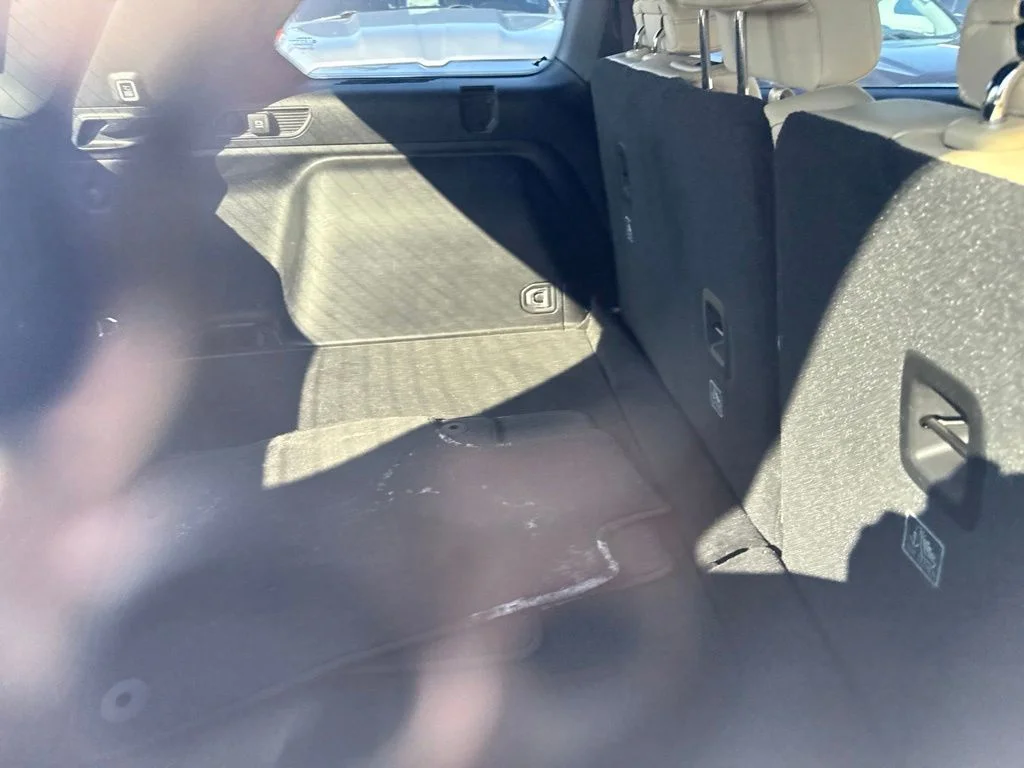 Used 2023 White Jeep Limited image 21