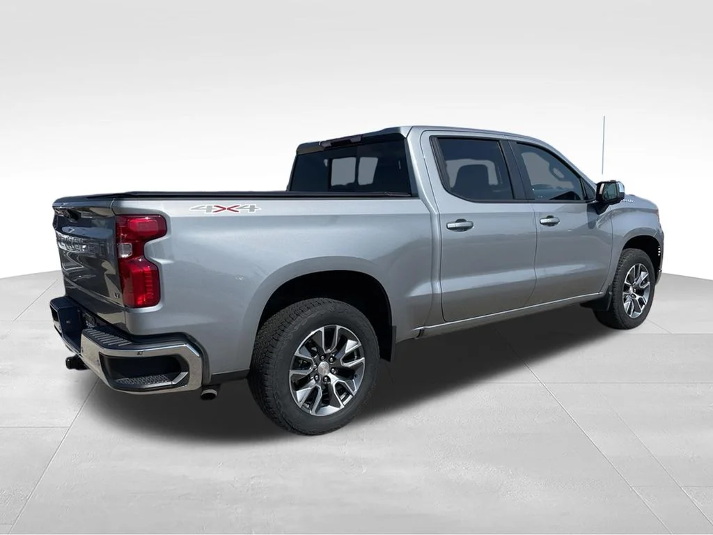 Used 2024 Sterling Gray Metallic Chevrolet LT image 4