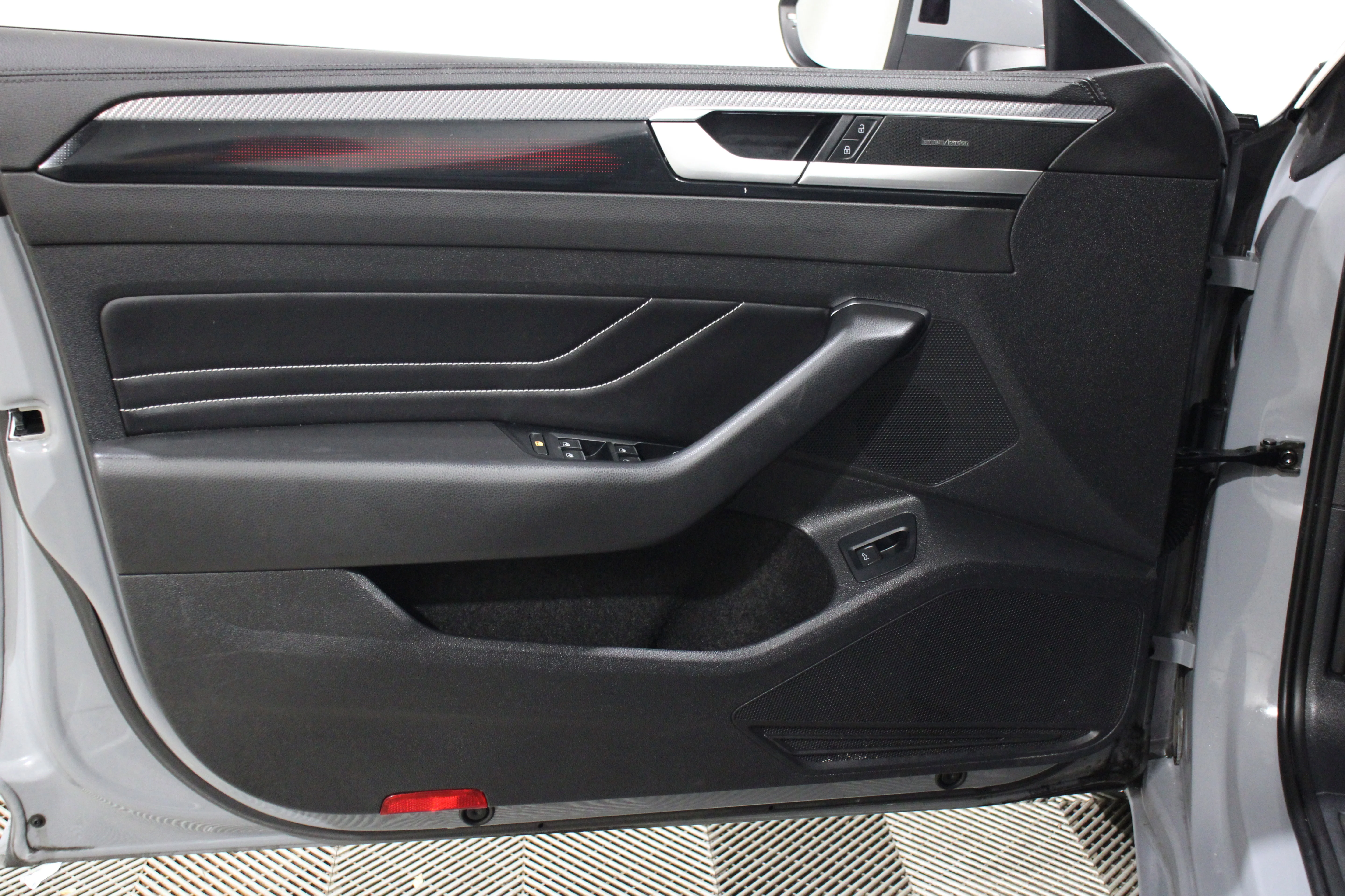 2023 Volkswagen Arteon SEL Premium R-Line - Photo 6