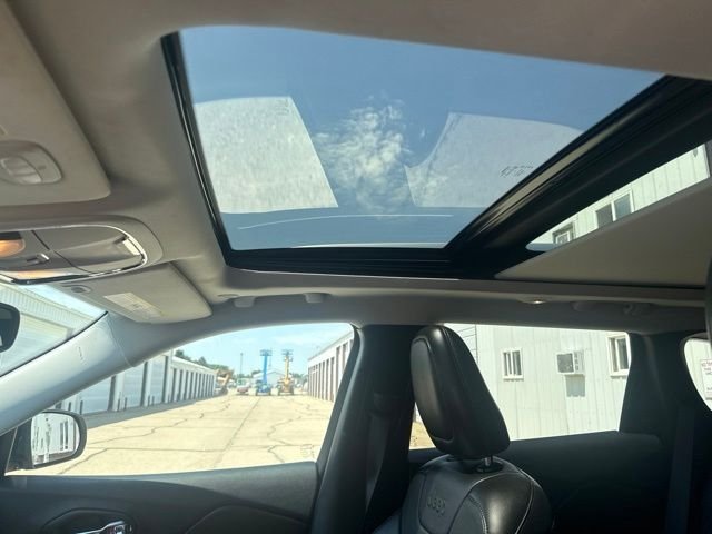 Used 2020 Black Jeep Limited image 3
