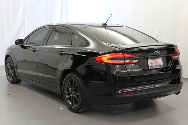 Used 2018 Shadow Black Ford SE image 5