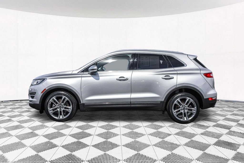 Used 2017 Silver Lincoln Reserve image 17