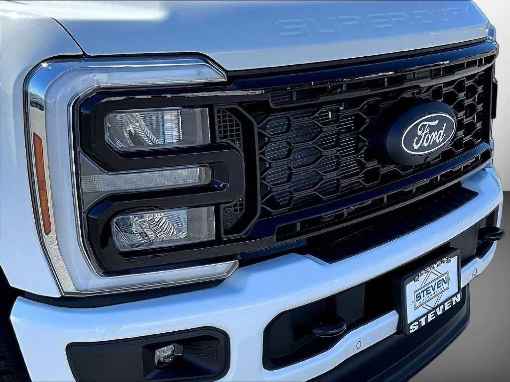 New 2027 White Ford Lariat image 39