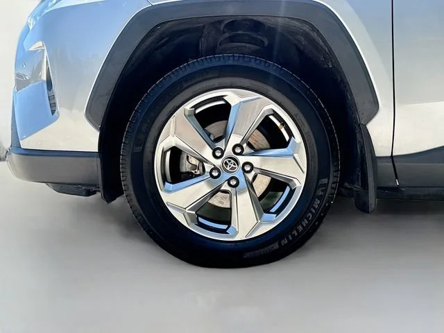 Used 2020 Silver Sky Metallic Toyota Hybrid Limited image 41