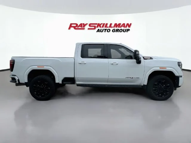 Used 2024 White GMC AT4 image 8
