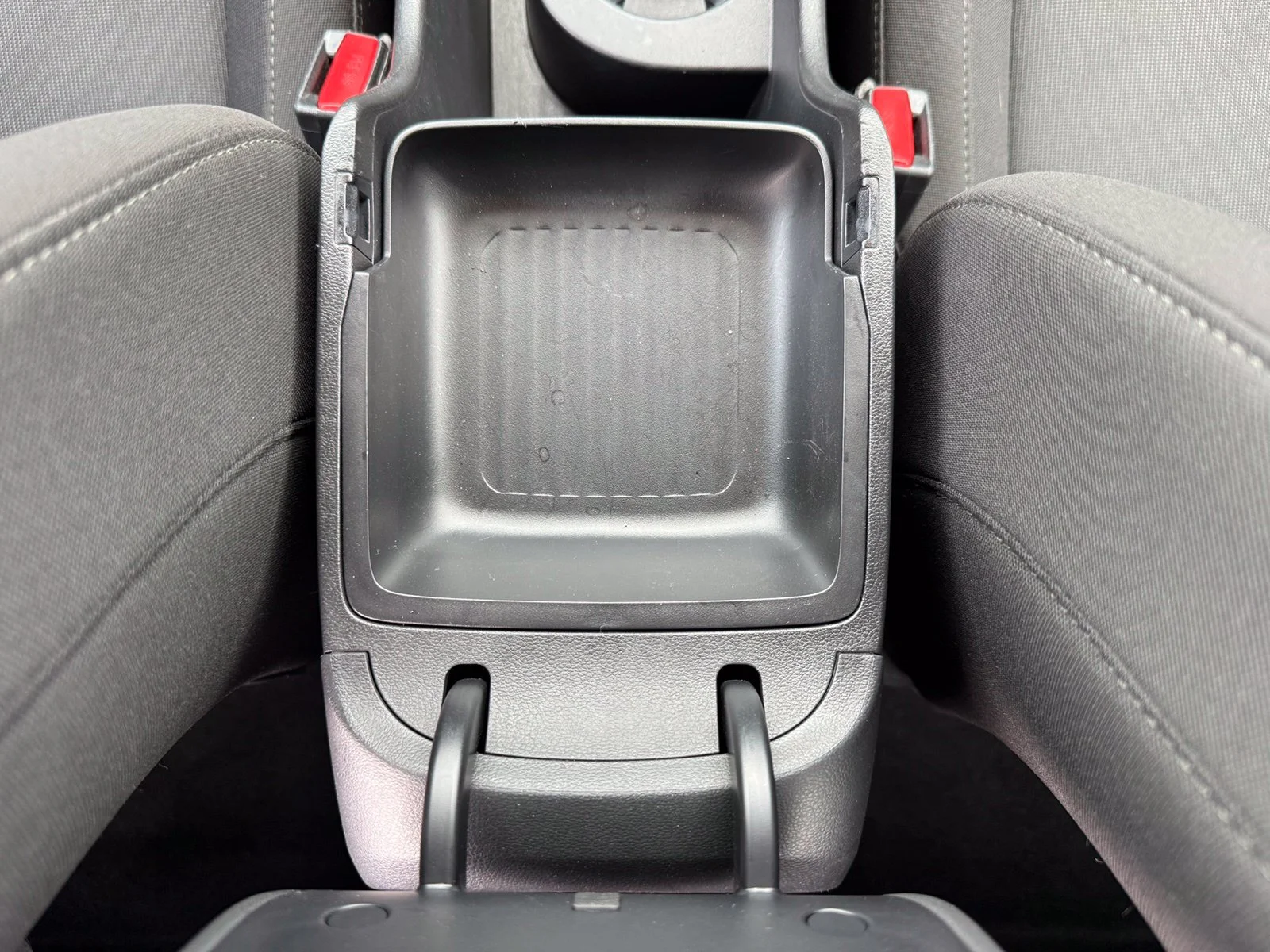 2025 Hyundai Kona SEL - Photo 28