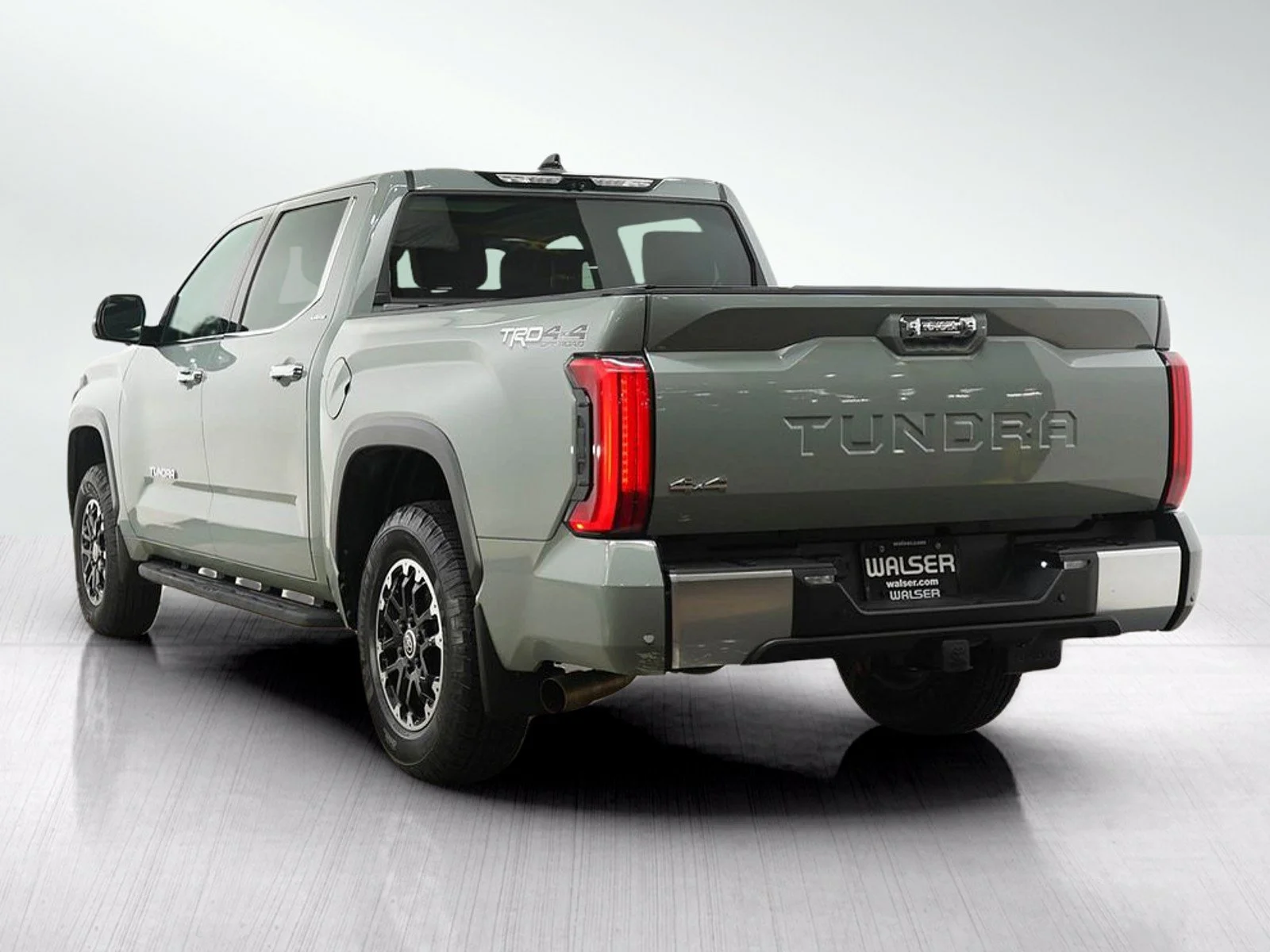 Used 2022  Toyota Limited image 4