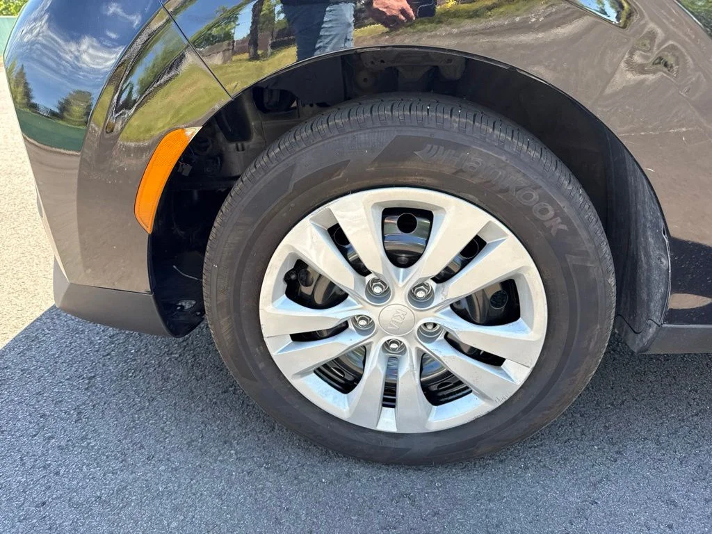 Used 2021 Cherry Black Kia LX image 22