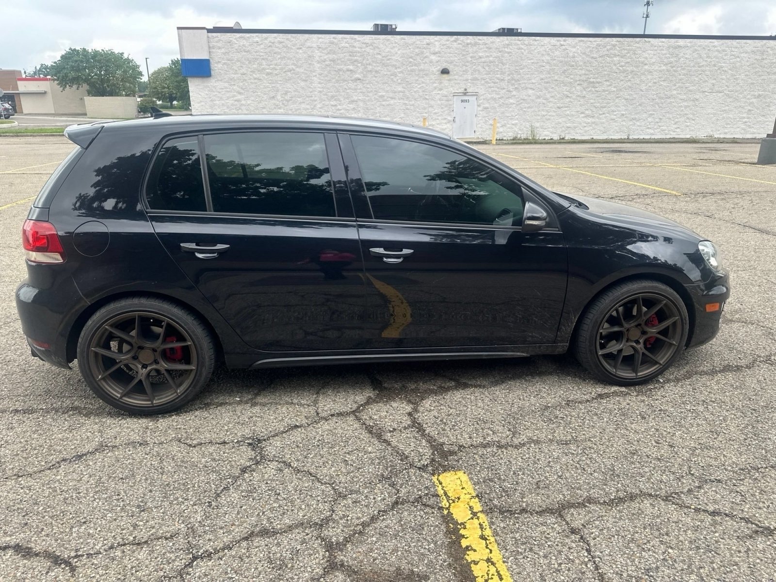 Used 2014 Deep Black Pearl Volkswagen Driver