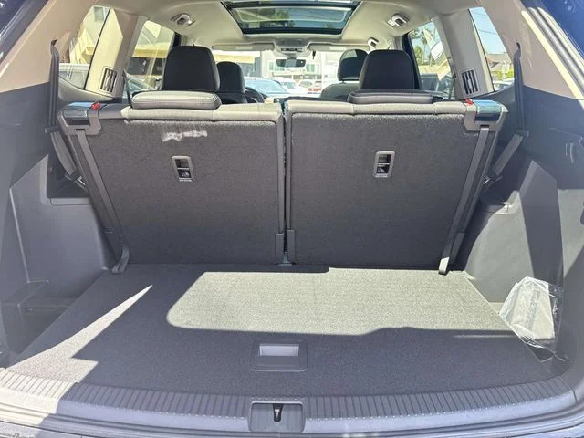 New 2026 Black Volkswagen 2.0T SE w/Technology image 5