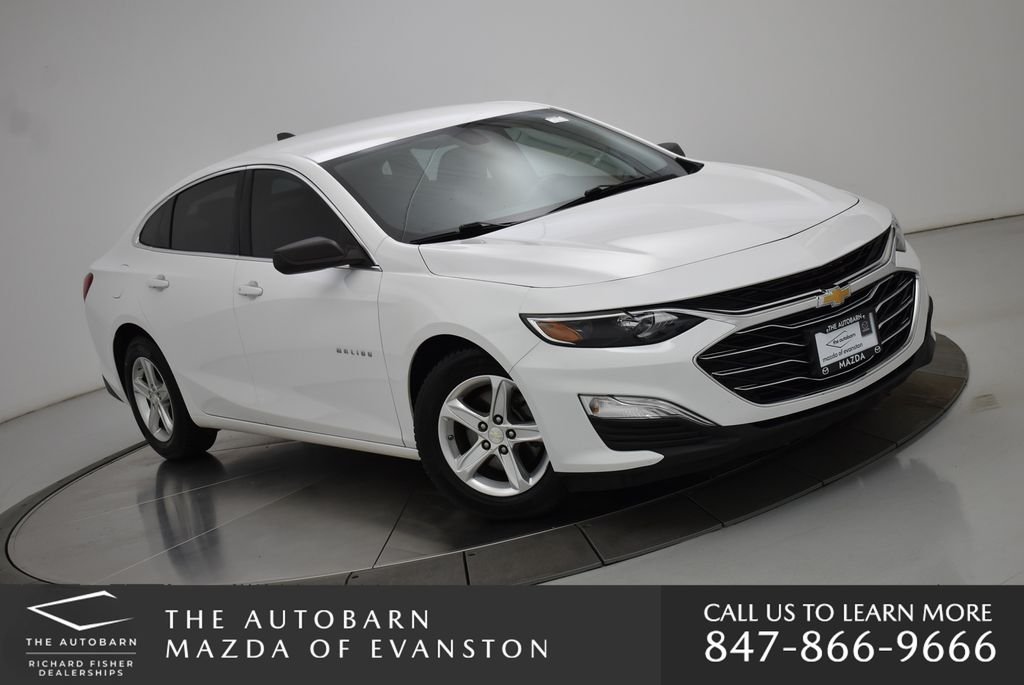 Used 2019 Summit White Chevrolet LS image 2