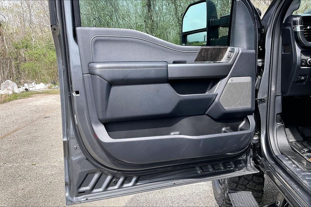 New 2026 Ford Super Duty F-250 Lariat 4D Crew Cab