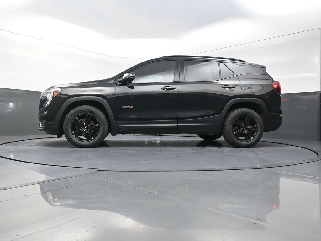 Used 2022 Black GMC AT4 image 27