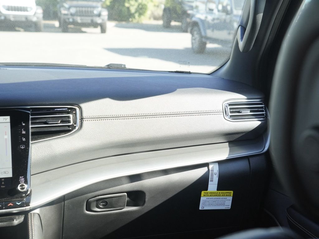 New 2026 High Gloss Black Exterior Paint Jeep Limited Altitude 4X4 image 28